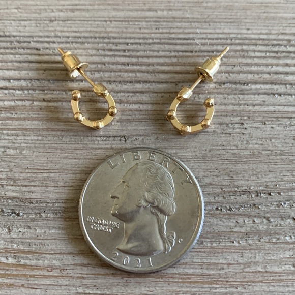 6/$8 NEW Gold Tone Hoop Earrings - Picture 3 of 8